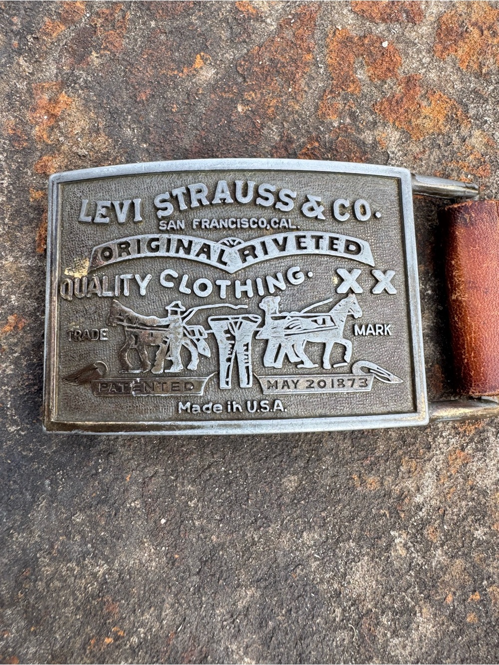 Levi Strauss & Co Vintage Original Riveted Belt Buckle & Belt Made in USA Sz 40